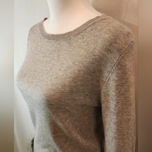 Dolce Cabo Faux Fur Cuff Pullover Sweater, Size Medium - Picture 5 of 12